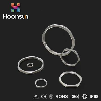 Casquillos hexagonales de cobre amarillo niquelados del enchufe del tornillo de los accesorios IP54